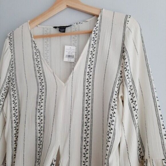 AEO - New Boho Peasant Blouse Tie Front w/ Bell Sleeve Sz XS - Picture 6 of 11